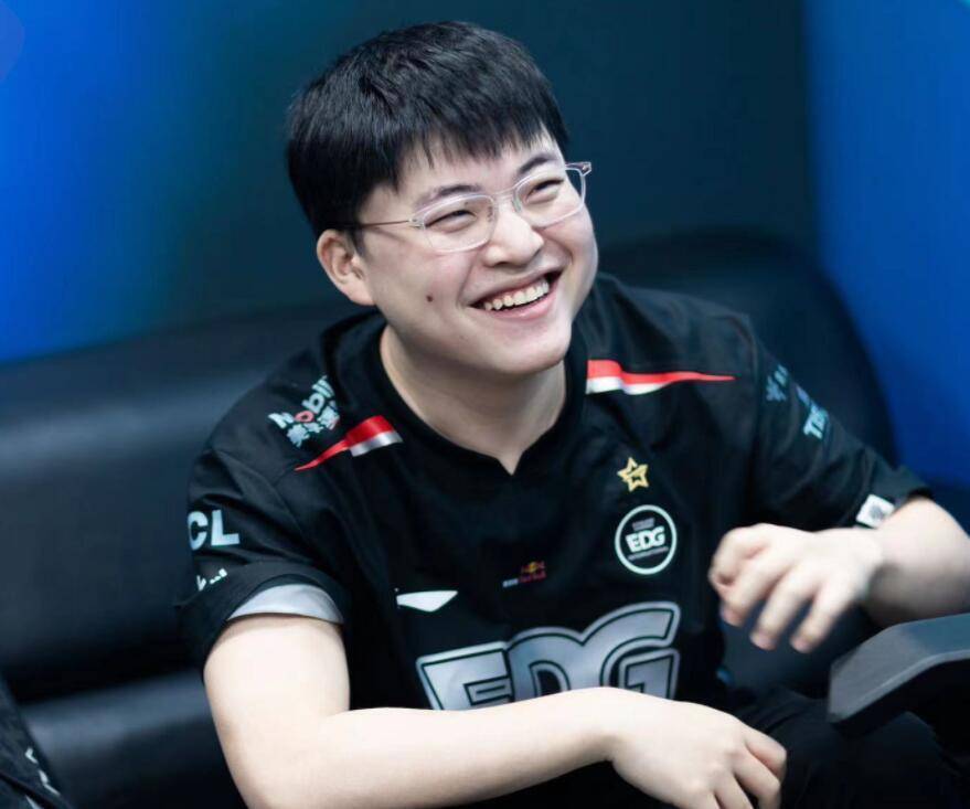 Uzi关键时刻出色防守，篮网助力球队获胜！